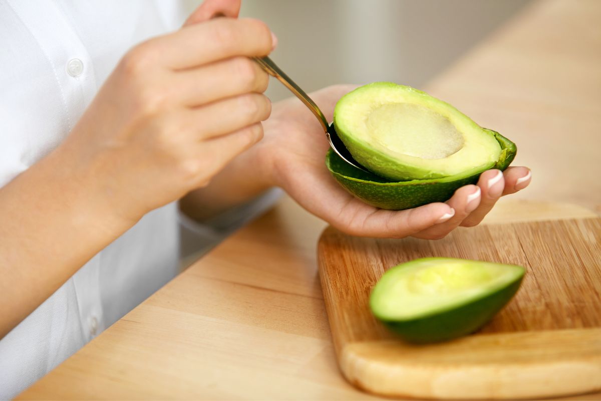 impact of daily avocado consumption on diet and health