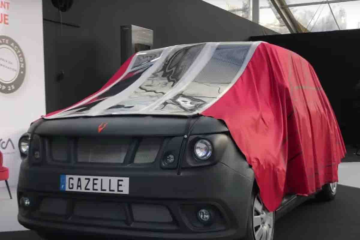 the innovative tarp recharging electric cars