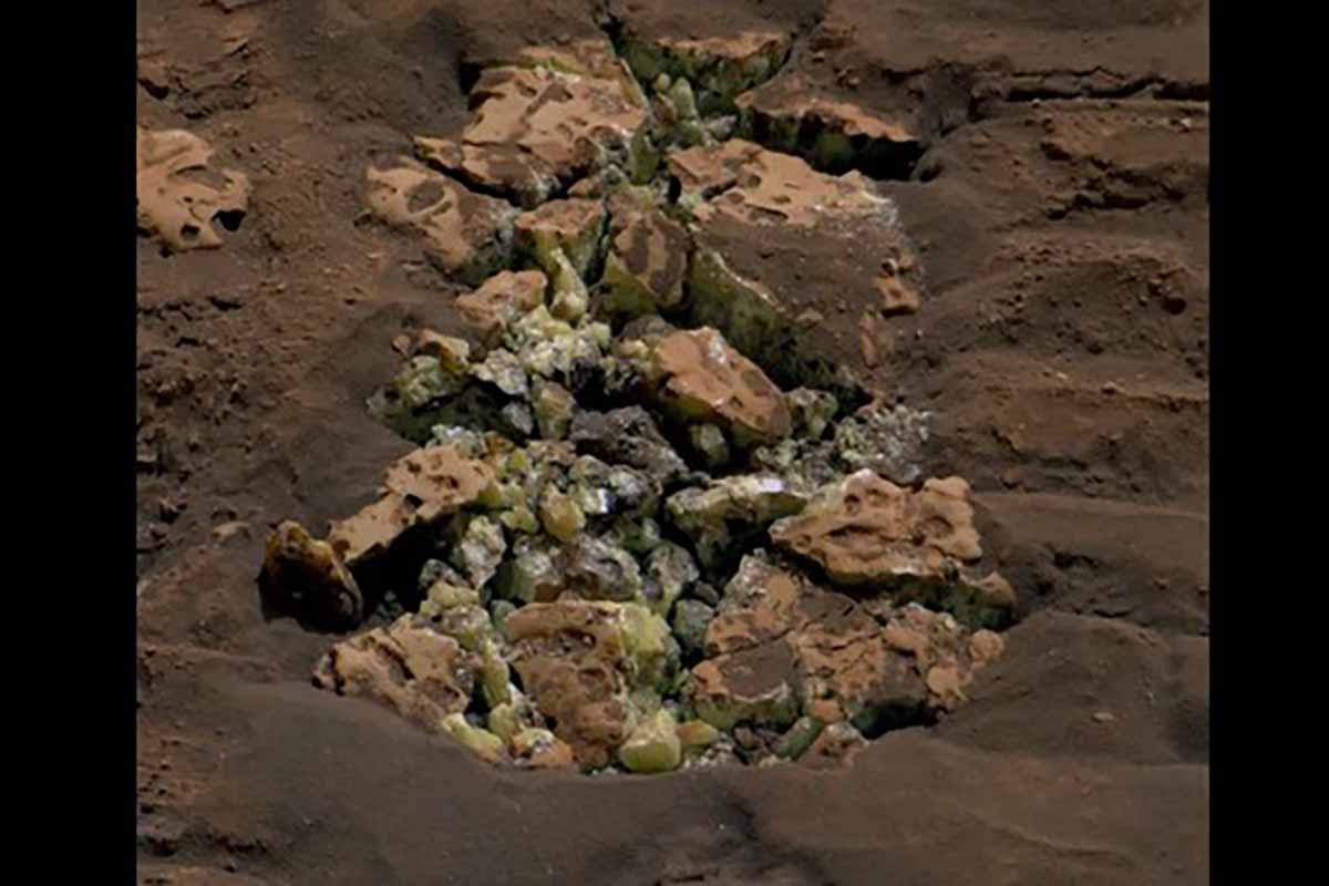 pure sulfur rocks discovered on Mars