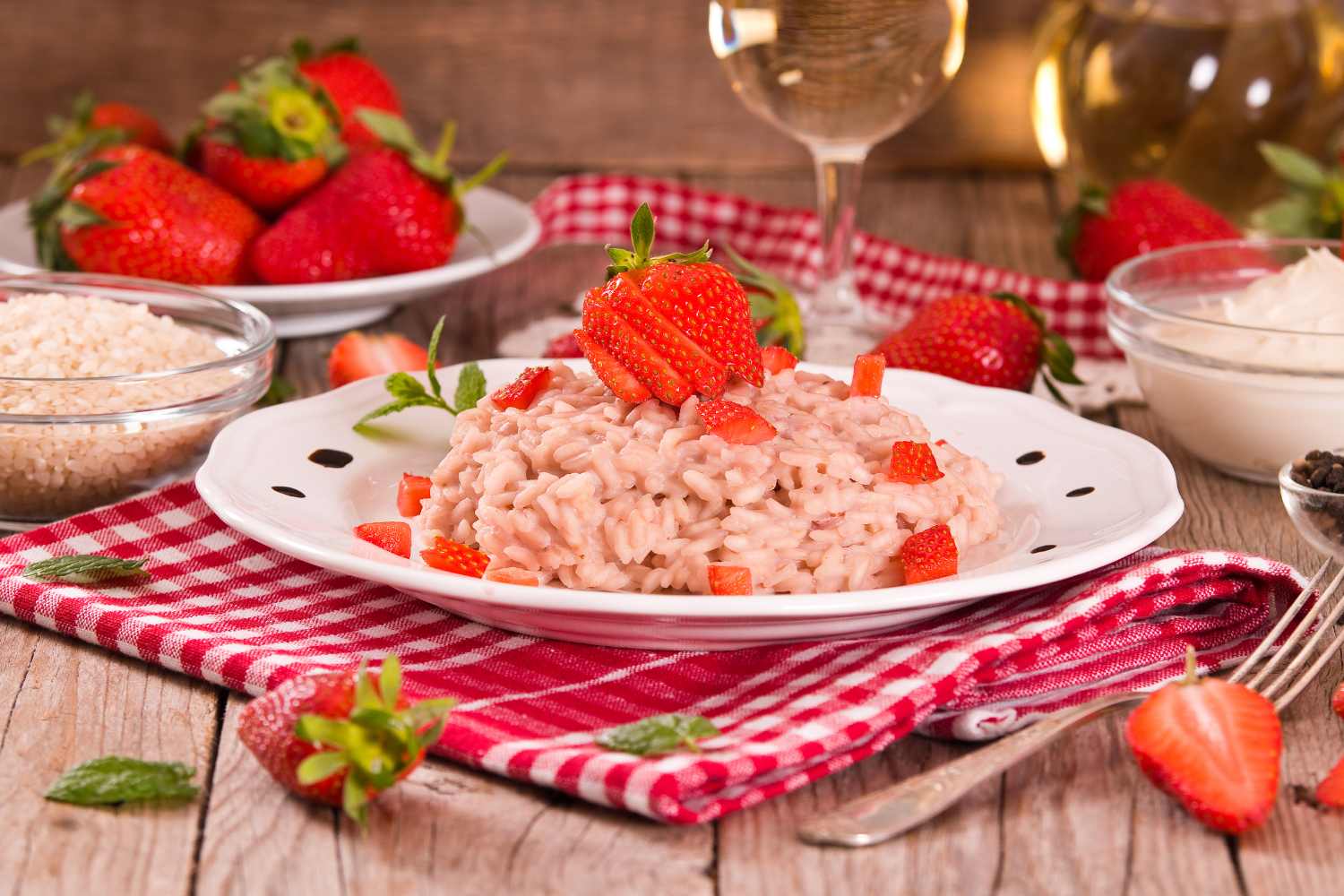 Risotto-with-strawberries-Italy